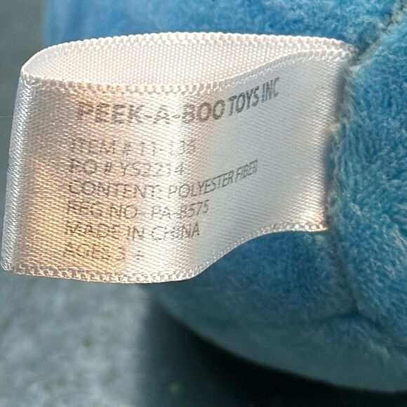 Peek-A-Boo Blue Orange Shark Plush Holding Clown Fish Stuffed Animal Toys - Picture 8 of 8